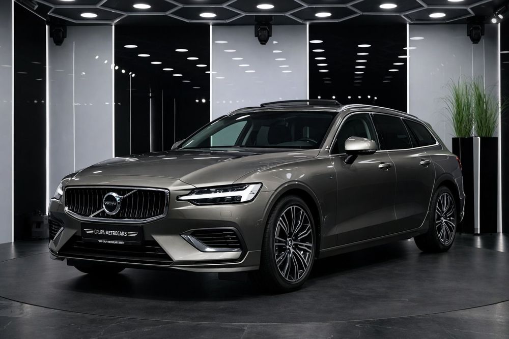 Volvo V60 SALON/ FV23%/ Gwarancja Serwisowa/ PLUG IN/ 89 430 NETTO