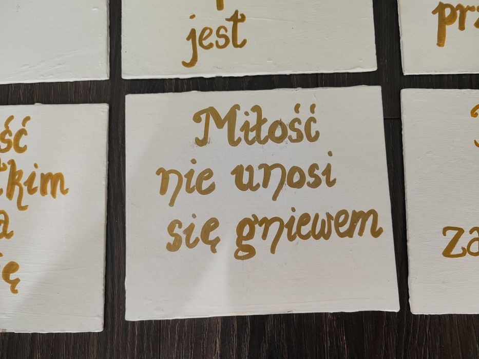 Hymn o miłości tabliczki drewniane ręcznie malowane białe złote napisy