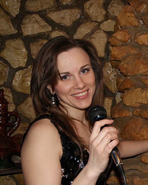 Ведуча+Dj, тамада, співачка - 8900 грн.