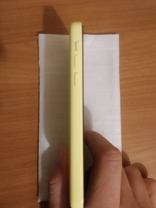 iPhone 5C amarelo