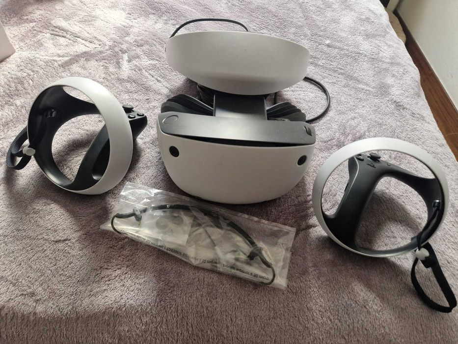 PS5 Óculos VR2 com comandos. Praticamente novos, apenas com algumas horas de uso.
