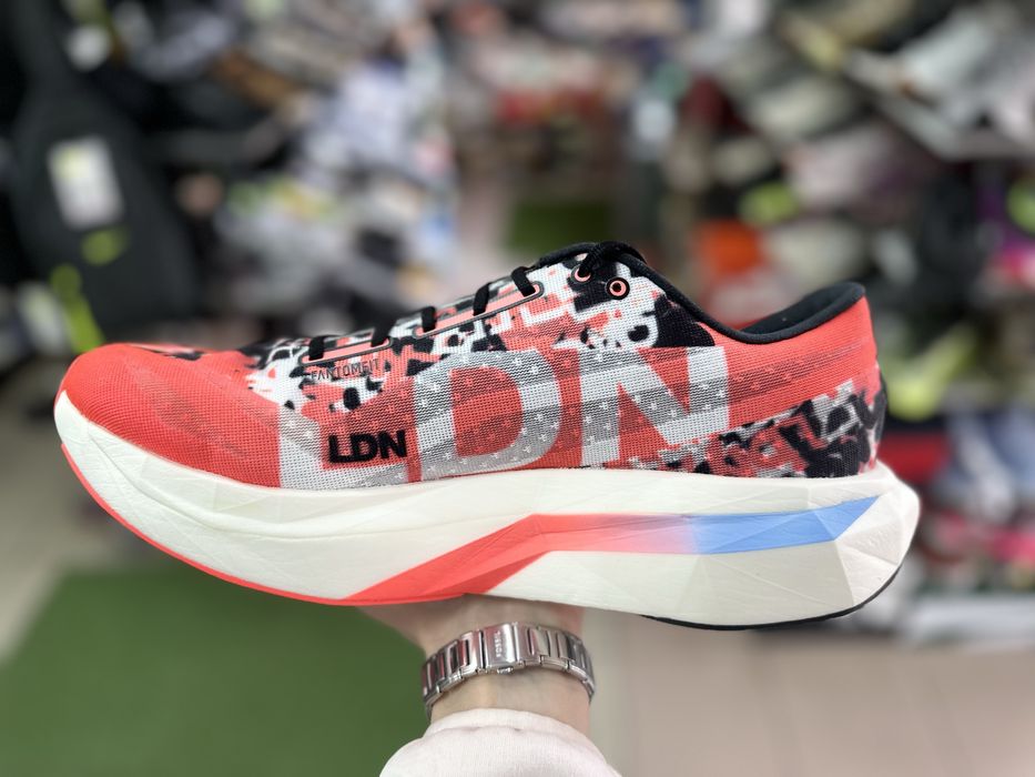 Бігові шосейні кросівки New balance Elite V4 Super Comp ( РОЗМІР 47 )
