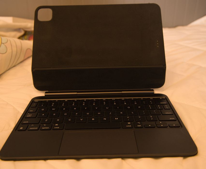 iPad Pro 11 cali M4 256 gb wifi stan idealny, Magic Keyboard oryginalna stan bardzo dobry.