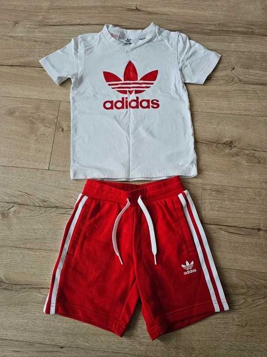 Komplet chłopięcy Adidas 116, spodenki i koszulka.