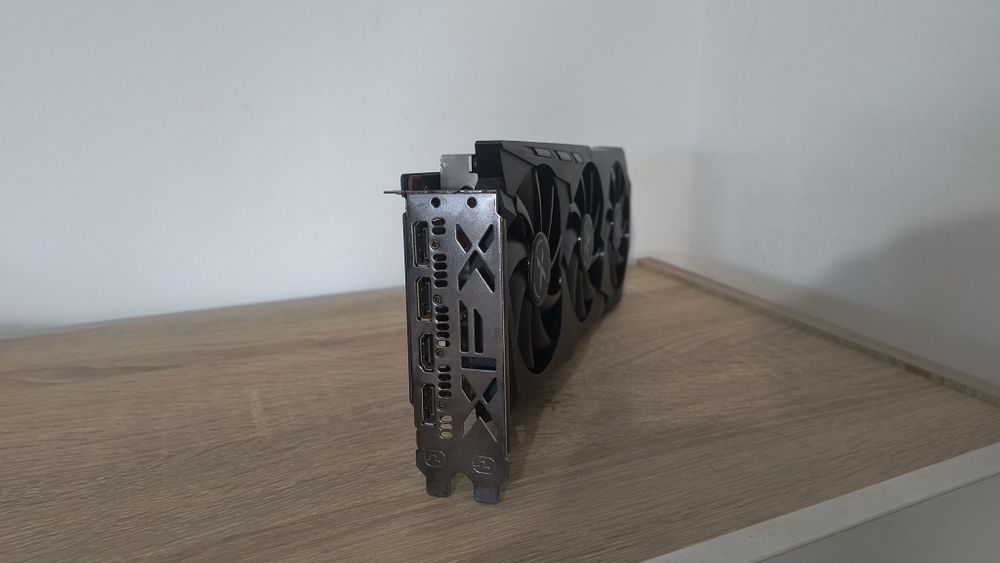 Placa gráfica AMD Radeon RX 6700xt 12gb