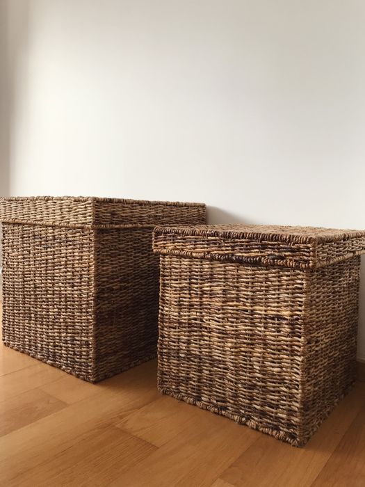 Mesas de apoio e arrumação