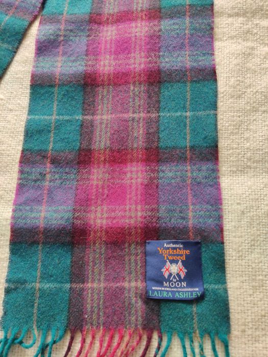 Szal wełniany Laura Ashley