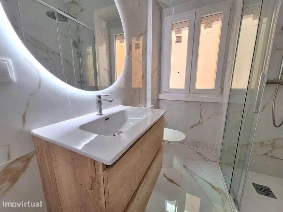 Apartamento junto ao metro da Amadora Este