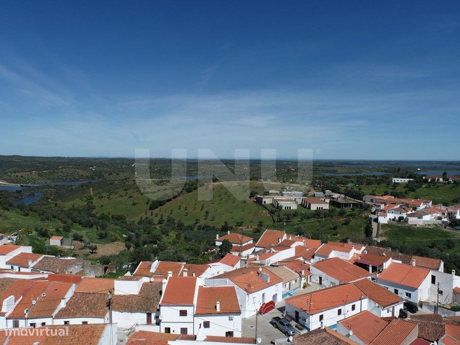 Terreno Urbano em Alqueva - Oportunidade Única para Habitação ou Tu...