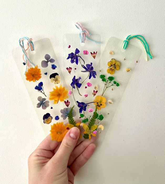 Zakładka do książki z suszonymi kwiatami 3 sztuki