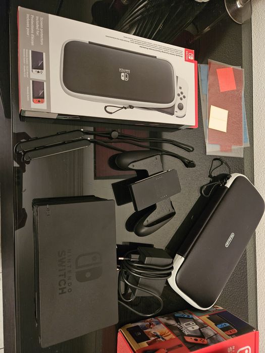 Nintendo Switch V2 + FIFA23 + Acessórios + Bolsa