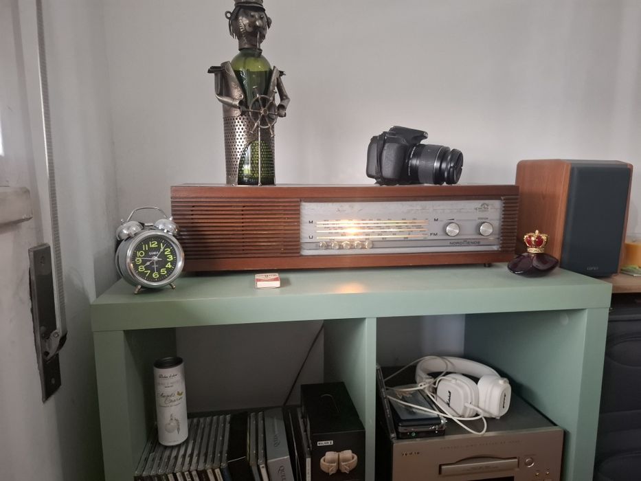 Radio Alemao antigo funcionando perfeitamente