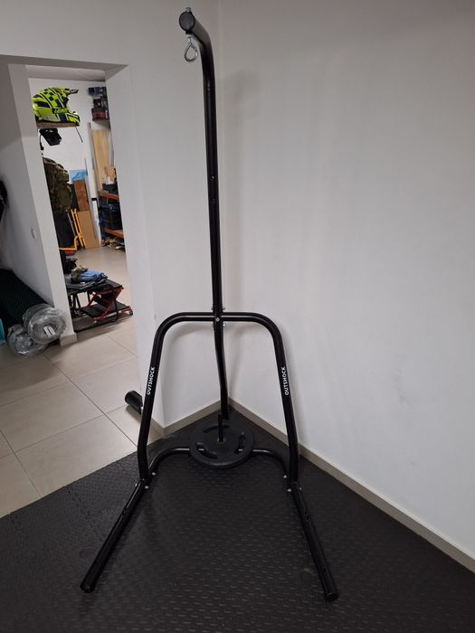 Suporte autoportante saco boxe.