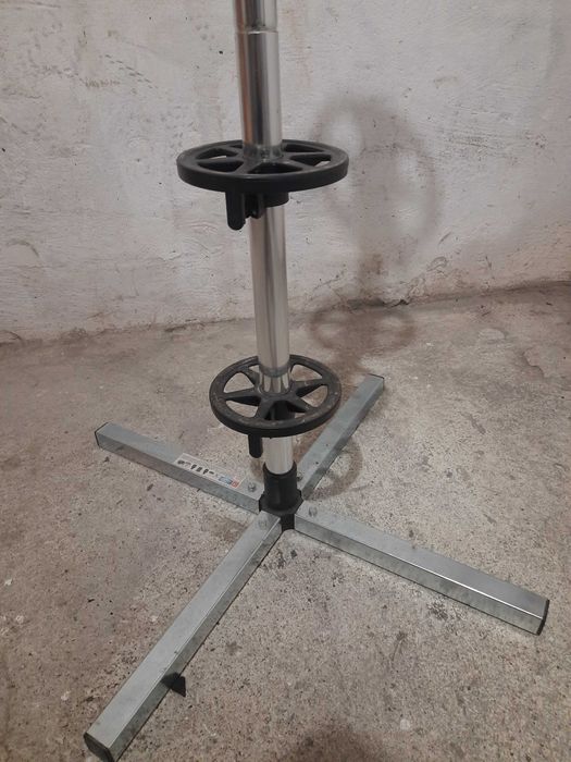 Dwa stojaki do kół