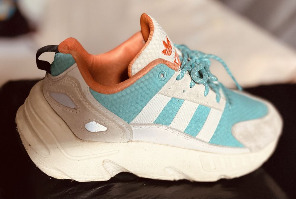 Sapatilhas  modelos Zx 22 Boost tam 38