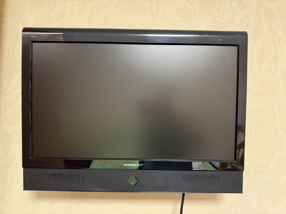 Телевізор Horizont Duo 22LCD825V