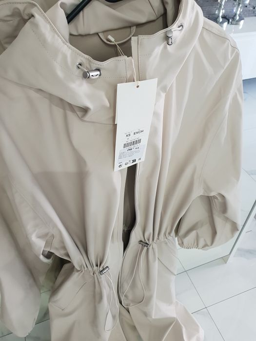 Kurtka parka przeciwdeszczowa  kremowa  OYSHO  roz s.