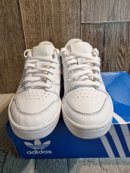 Białe Adidas Team Court 2 Str, 41,5