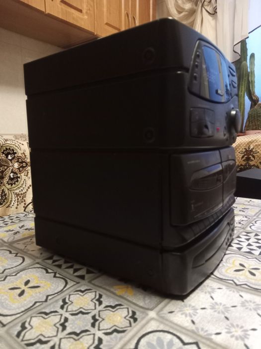 Музыкальный центр Philips