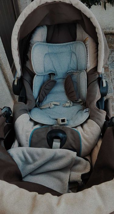 Carrinho de bebé e Ovo Chicco