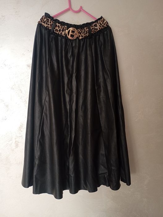 Spódnica czarna z eko skóry