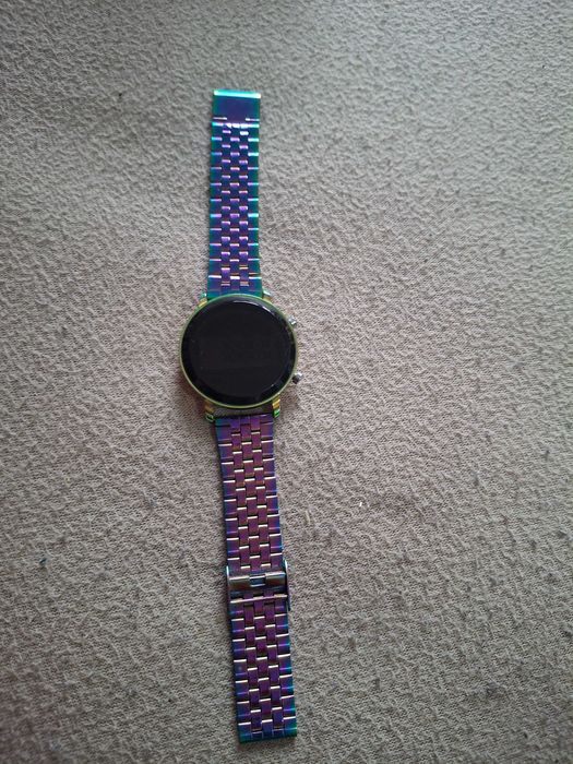 Relógio multicolor
