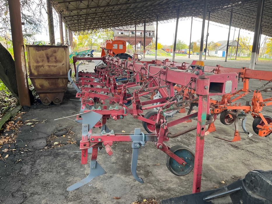 Культиватор просапний міжрядний КРНВ-5.6, 2012р