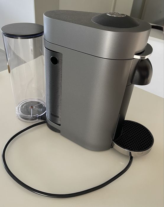 Nespresso Vertuo Plus cinza