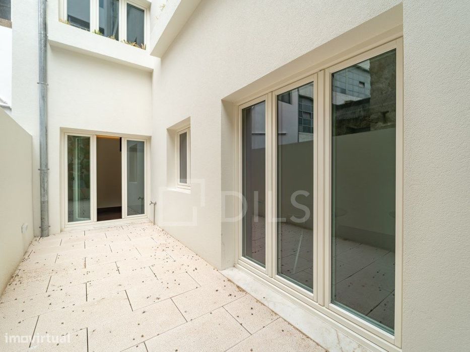 Apartamento T1 com terraço situado na Baixa do Porto