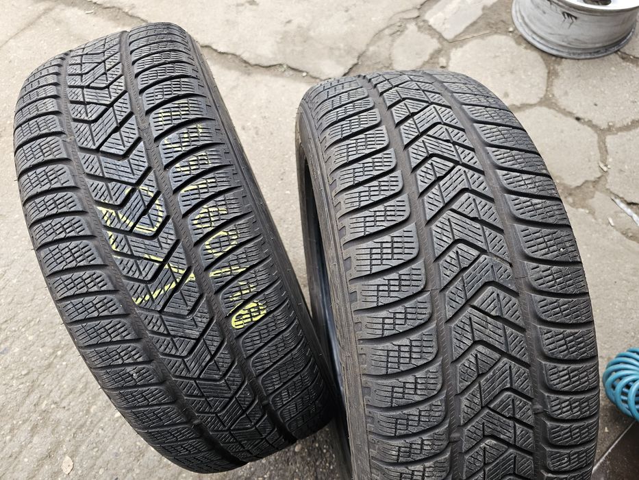 Opony Zimowe 2szt R18 235/60-7mm-Pirelli-21rok