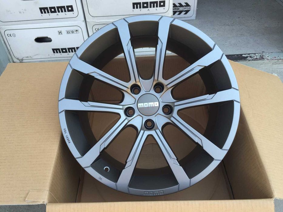 Felgi MOMO Quantum 8x18 5x100 et35