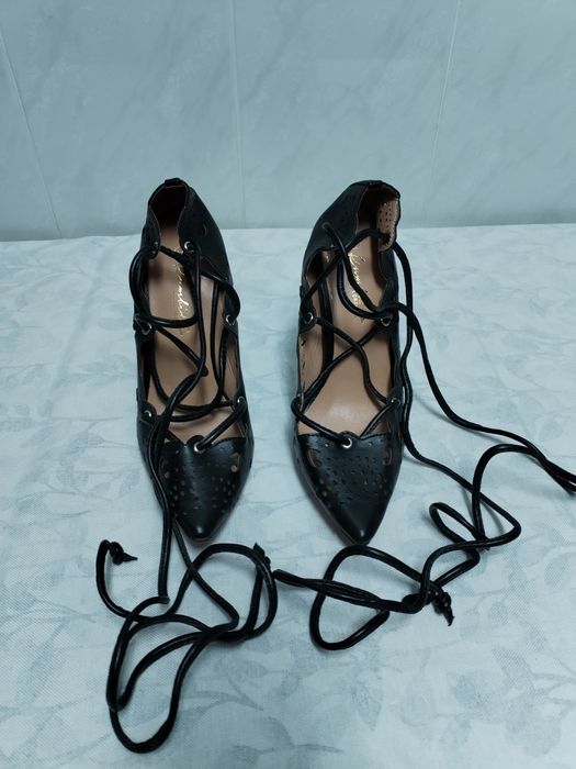 Sapatos de senhora pretos, número 35 "Rumbidza"