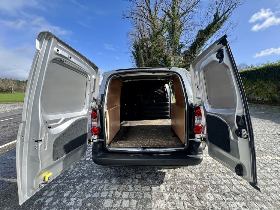 Peugeot Partner 1.6 Hdi 100cv GPS/AC/3lugs/Garantia