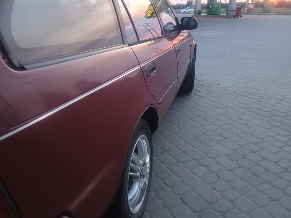 Продам тойоту короллу Е100  1.3XLI 16V 1994 р. в універсалі