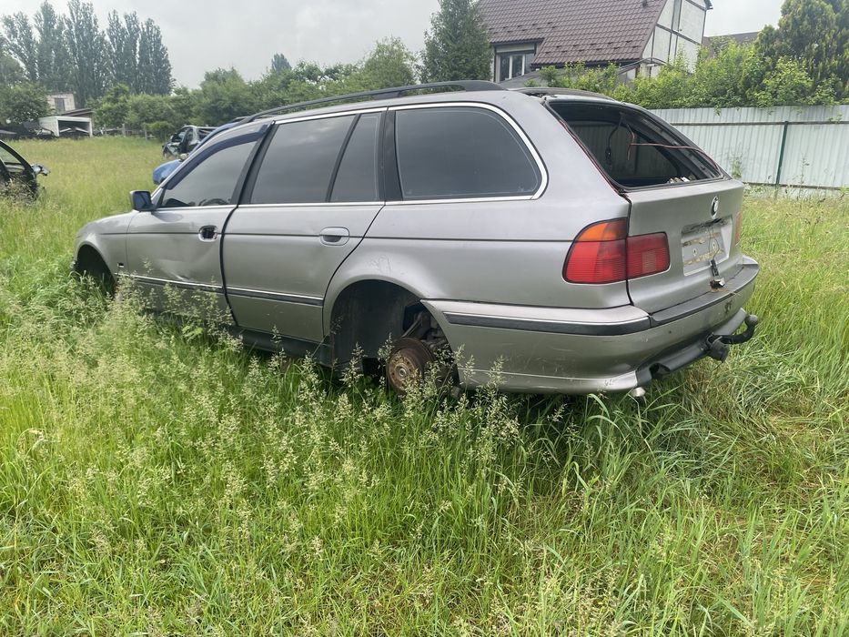 БМВ E39 2.5 не розмитнена  не на ходу