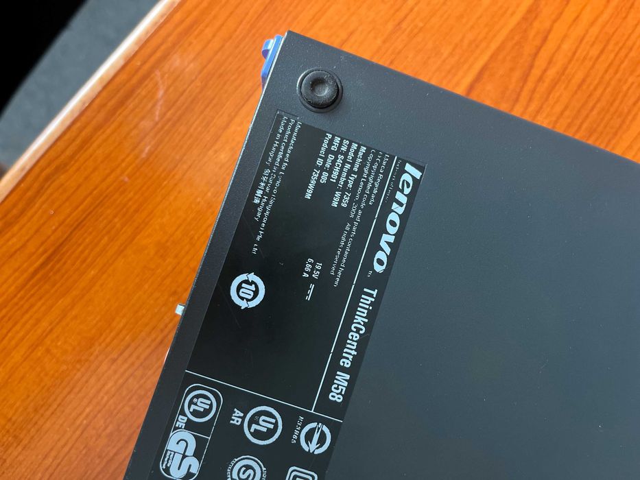 Lenovo ThinkCentre M58 USFF – E8400, 4 GB, 2×1 TB RAID0, Windows XP – retro PC