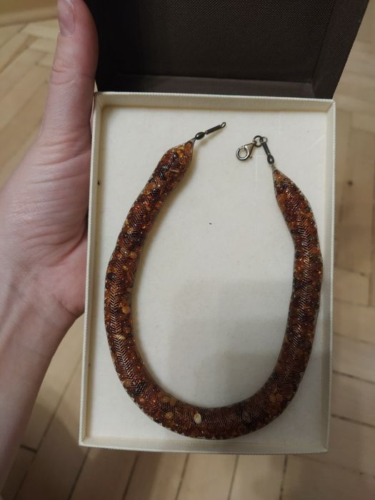 Wisior z bursztynem w srebrnej siateczce vintage  przełom 90./ 2000