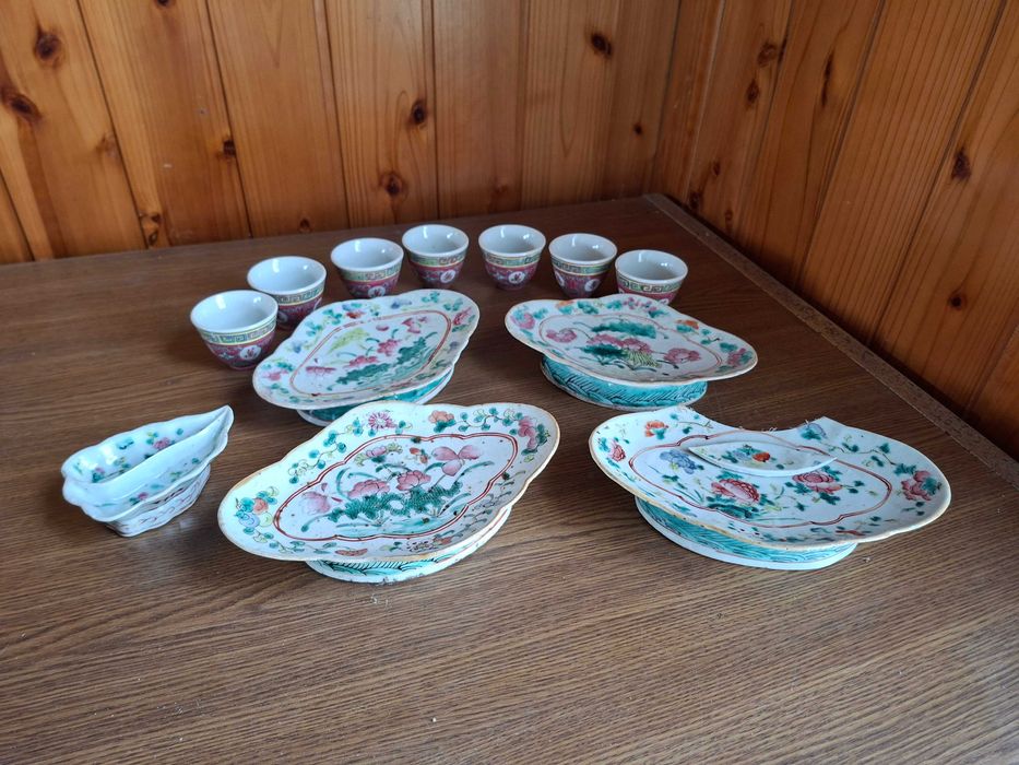 Porcela chinesa antiga - Chinese Porcelain Famille Rose - Late 19th C. Qing