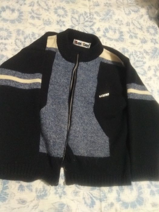 продам свитер детский