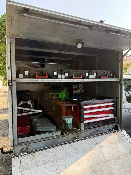 Nissan 4x4 com Equipamento Profissional Incluído