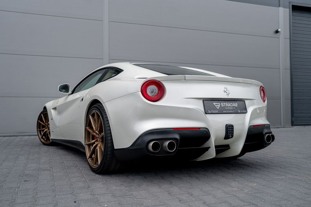 Ferrari F12 Berlinetta 2013 photo 3