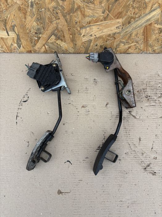 Педаль газа Nissan X-Trail T30 2.2