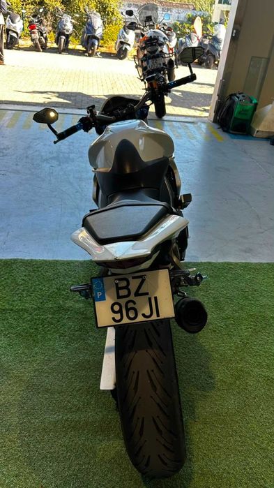 cb 1000r 2009 branca
