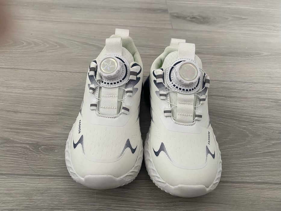 Дитячі кросівки