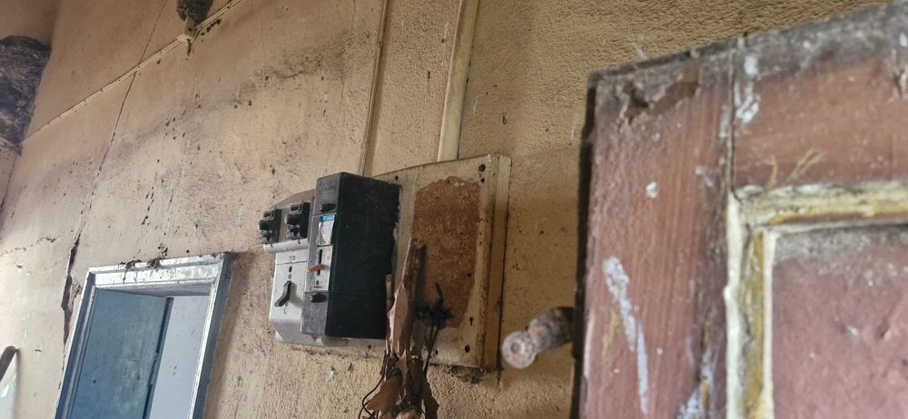 Casa para recuperar com quintal em Figueira de Cavaleiros