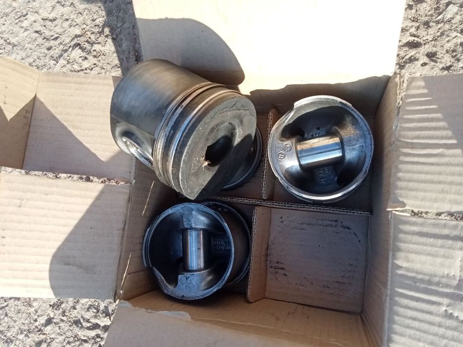 Поршні iveco daily e3 2.8 sofim 8140.43c