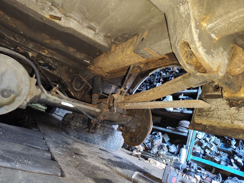 Mercedes Sprinter W906 906 VW Crafter resor tył 3 pióra  potrójny