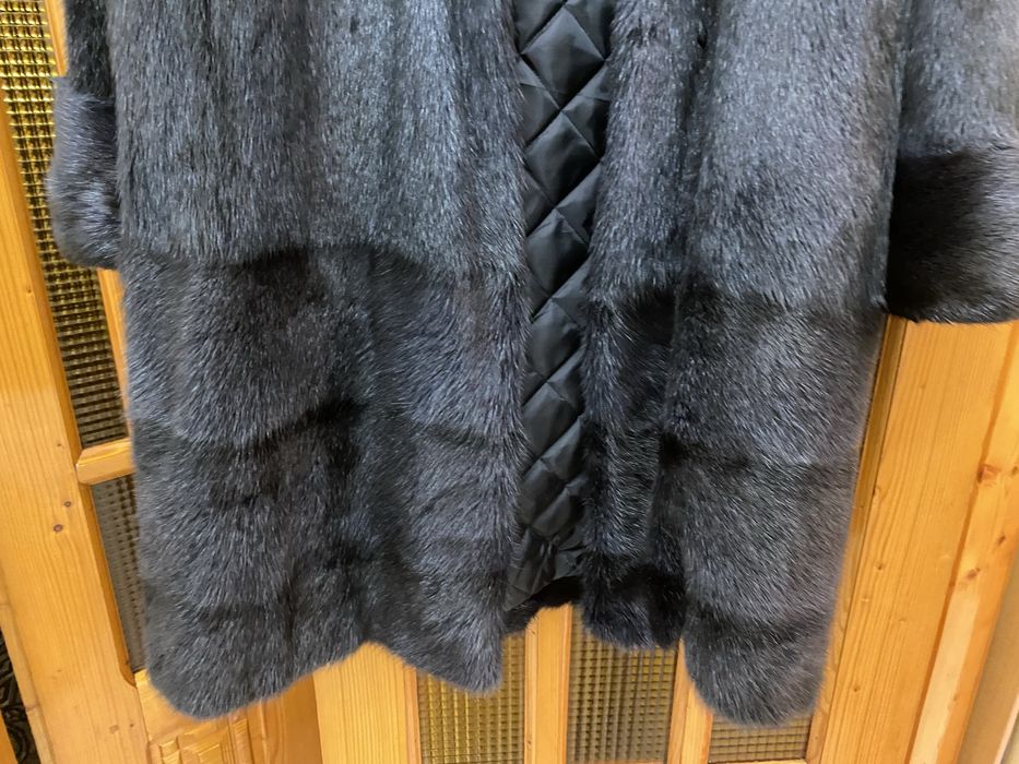 Продам шубу з хутра сурка,