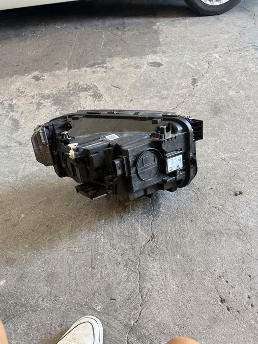 Farol direto e esquerdo mercedes glb w156