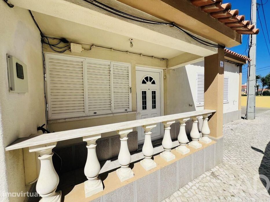 Moradia geminada T3 em Peniche de 70 m2